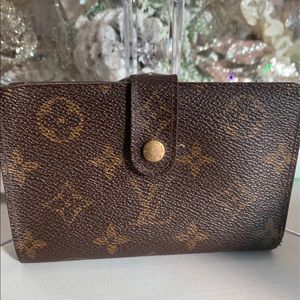 Authentic LouisVuitton KissingLock Monogram Wallet